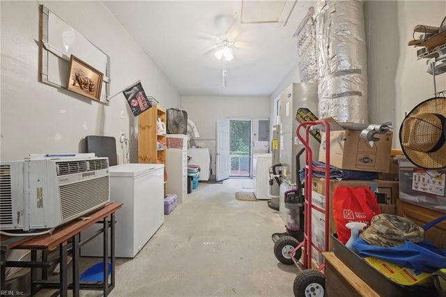 38 Garfield DR, Newport News, VA 23608
