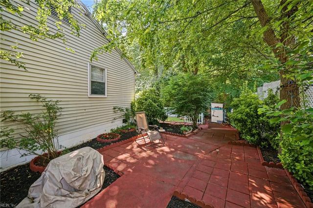 38 Garfield DR, Newport News, VA 23608