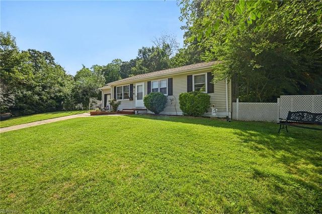 38 Garfield DR, Newport News, VA 23608