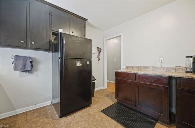 38 Garfield DR, Newport News, VA 23608