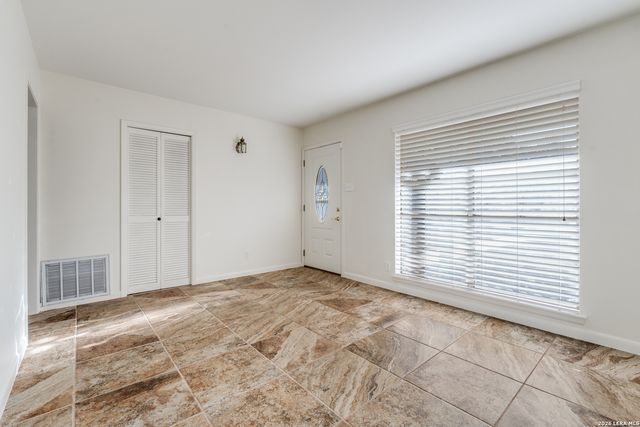 6803 N Forest Crest St., San Antonio, TX 78240