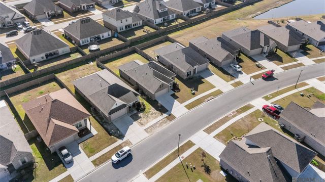 40205 Maddie Dr, Prairieville, LA 70769