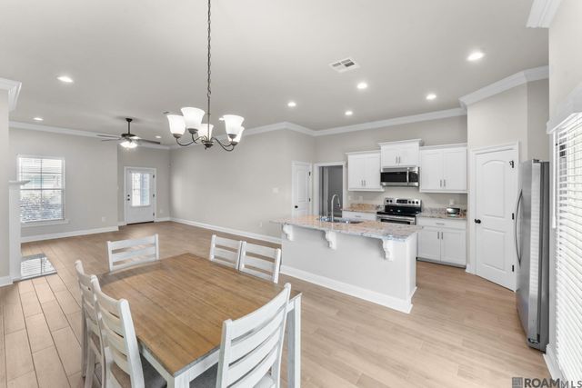 40205 Maddie Dr, Prairieville, LA 70769