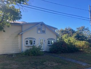 32 Chestnut St., Wareham, MA 02571