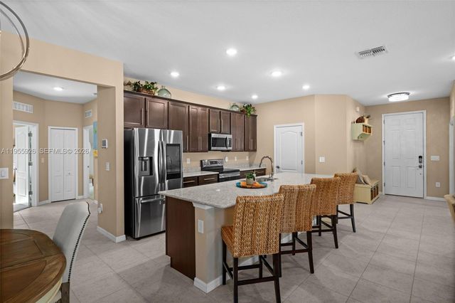 2213 SW 7th Place, Cape Coral, FL 33991