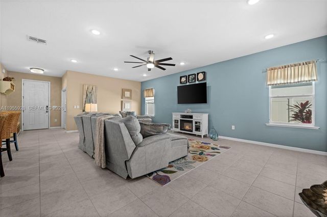 2213 SW 7th Place, Cape Coral, FL 33991