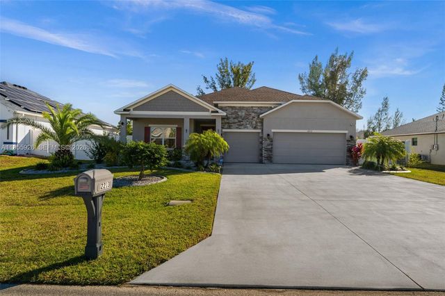2213 SW 7th Place, Cape Coral, FL 33991