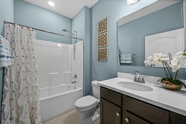 2213 SW 7th Place, Cape Coral, FL 33991