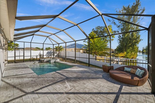 2213 SW 7th Place, Cape Coral, FL 33991