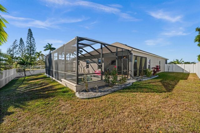 2213 SW 7th Place, Cape Coral, FL 33991