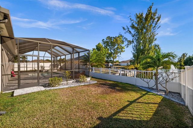 2213 SW 7th Place, Cape Coral, FL 33991