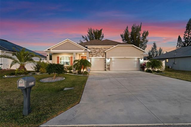 2213 SW 7th Place, Cape Coral, FL 33991