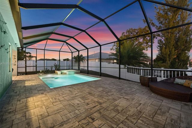 2213 SW 7th Place, Cape Coral, FL 33991