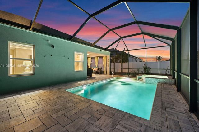 2213 SW 7th Place, Cape Coral, FL 33991