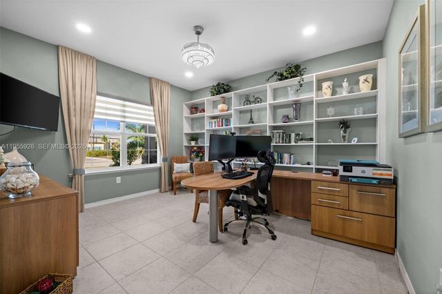 2213 SW 7th Place, Cape Coral, FL 33991