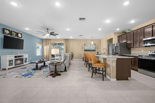 2213 SW 7th Place, Cape Coral, FL 33991