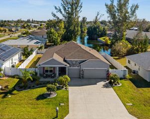 2213 SW 7th Place, Cape Coral, FL 33991