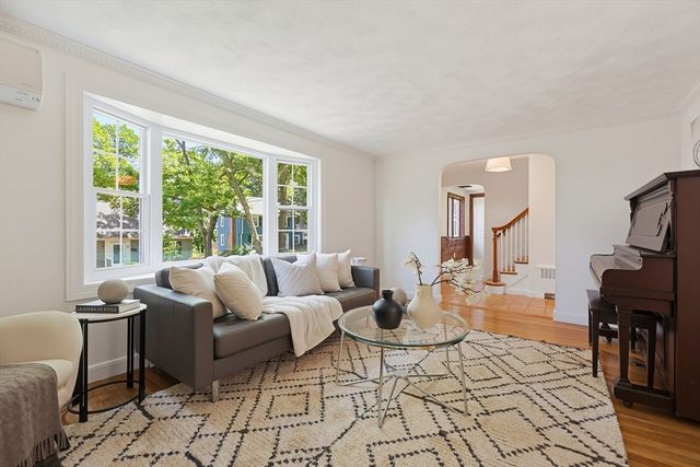 36 Grandview Ave, Melrose, MA 02176