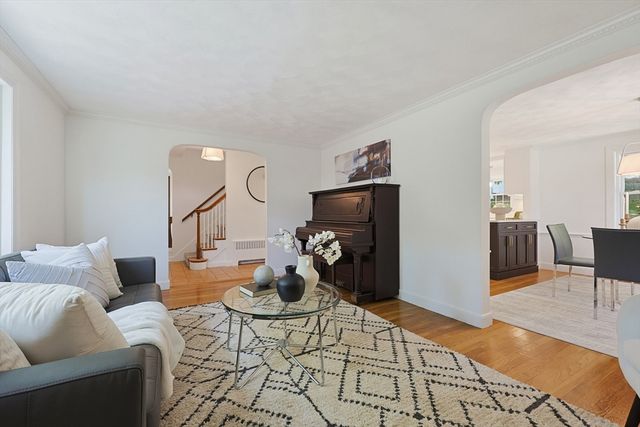 36 Grandview Ave, Melrose, MA 02176