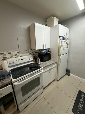 545 NW 81st St, Miami, FL 33150
