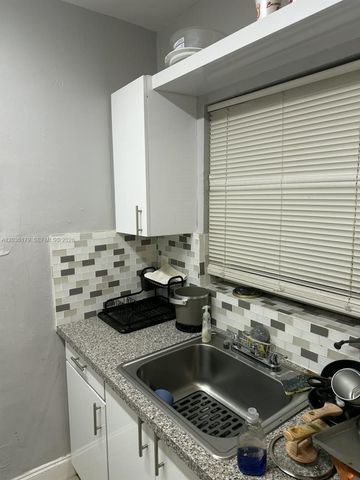 545 NW 81st St, Miami, FL 33150