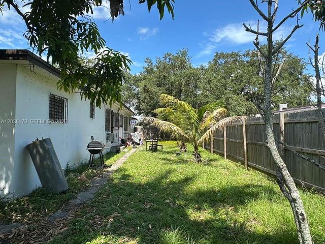 545 NW 81st St, Miami, FL 33150
