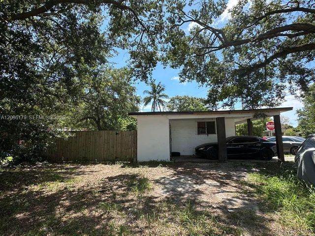 545 NW 81st St, Miami, FL 33150