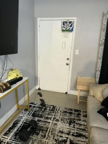 545 NW 81st St, Miami, FL 33150