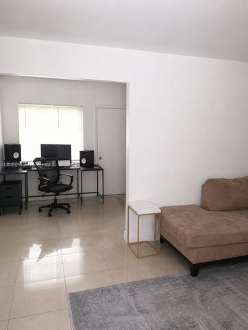 545 NW 81st St, Miami, FL 33150