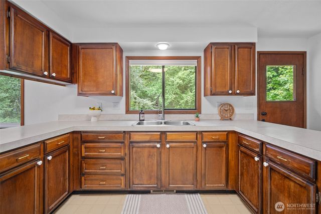 2357 Yew Street Road, Bellingham, WA 98229