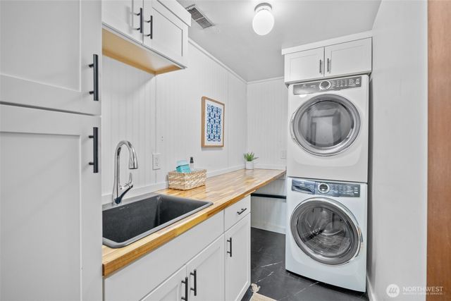 2357 Yew Street Road, Bellingham, WA 98229
