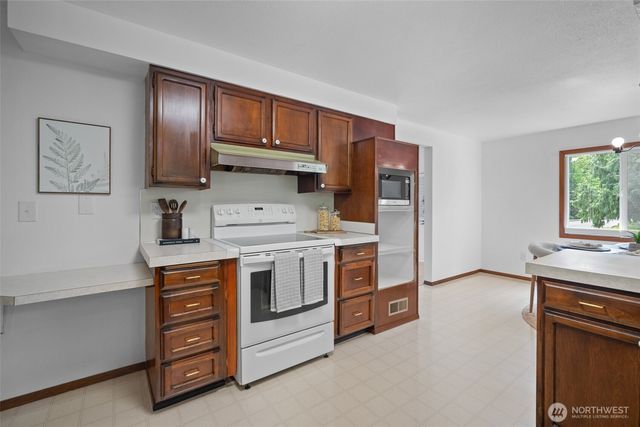 2357 Yew Street Road, Bellingham, WA 98229