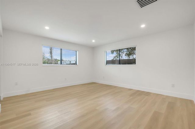 17887 78th Pl, Hialeah, FL 33015