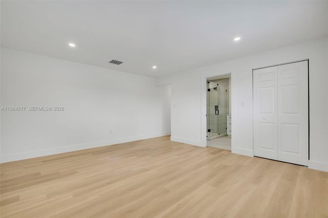 17887 78th Pl, Hialeah, FL 33015