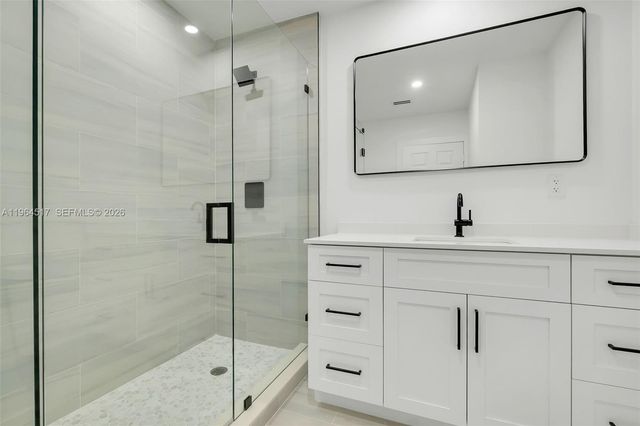 17887 78th Pl, Hialeah, FL 33015