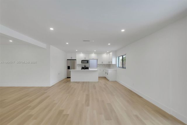 17887 78th Pl, Hialeah, FL 33015