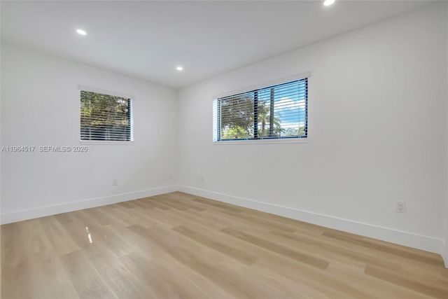 17887 78th Pl, Hialeah, FL 33015