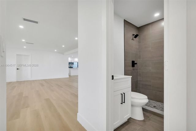 17887 78th Pl, Hialeah, FL 33015