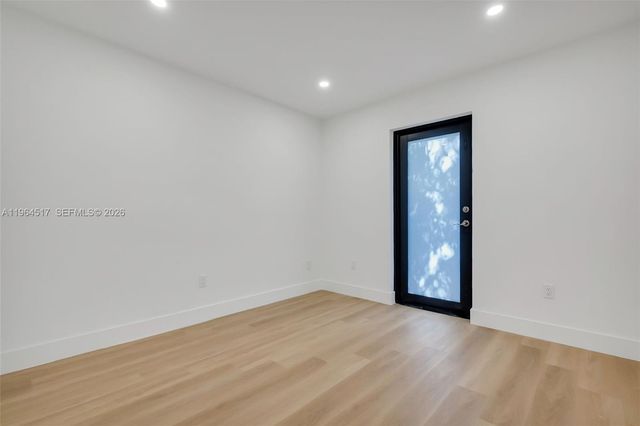 17887 78th Pl, Hialeah, FL 33015