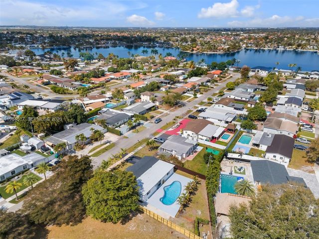 17887 78th Pl, Hialeah, FL 33015