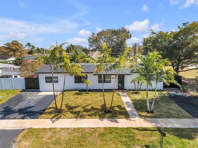 17887 78th Pl, Hialeah, FL 33015