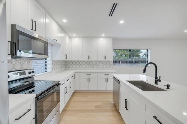 17887 78th Pl, Hialeah, FL 33015