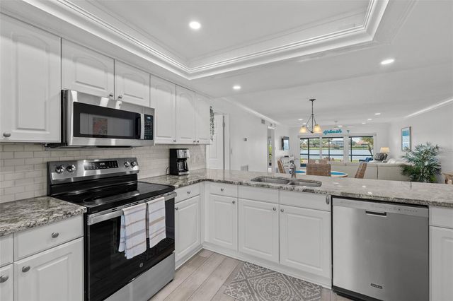 4740 BRITTANY DRIVE S 31, St Petersburg, FL 33715