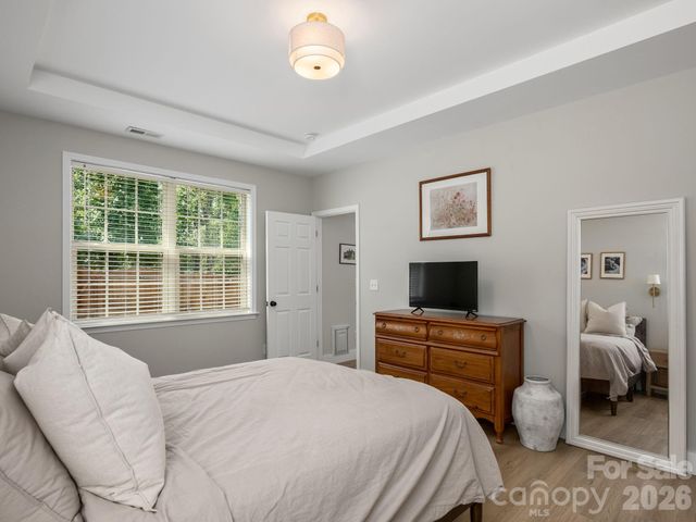 218 Water Leaf Drive, Weaverville, NC 28787
