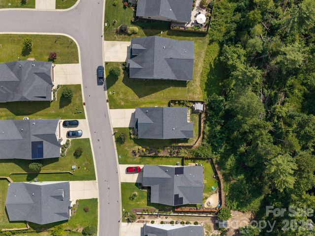 218 Water Leaf Drive, Weaverville, NC 28787