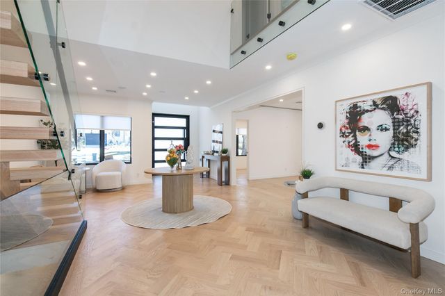 1 Bentley Road, Great Neck, NY 11023