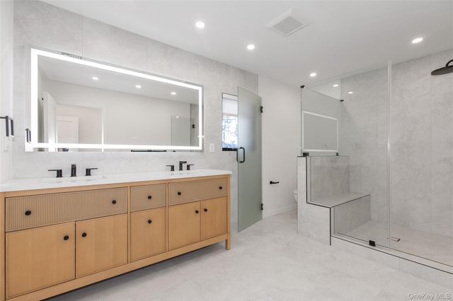 1 Bentley Road, Great Neck, NY 11023