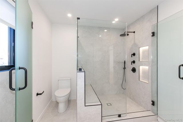 1 Bentley Road, Great Neck, NY 11023