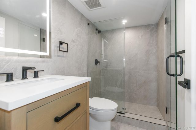 1 Bentley Road, Great Neck, NY 11023