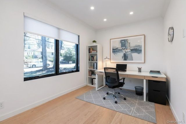 1 Bentley Road, Great Neck, NY 11023